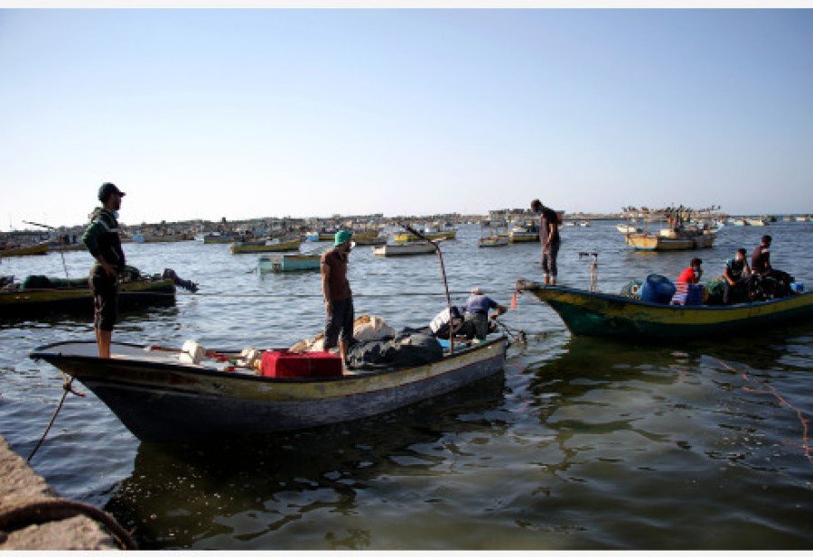 الاحتلال يهاجم مراكب الصيادين بالرصاص في قطاع غزة