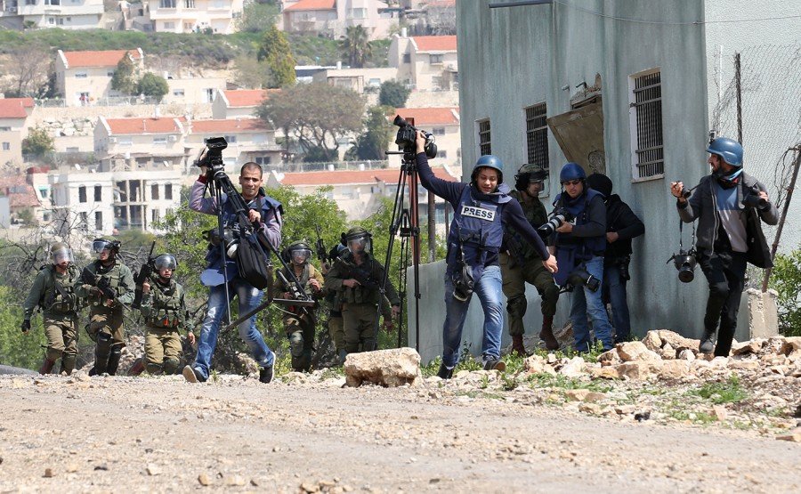 نقابة الصحفيين تندد بإغلاق مكتب تلفزيون فلسطين بالقدس وتعتبره جريمة احتلالية أخرى
