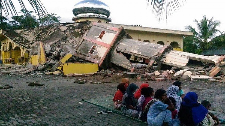 زلزال قوي يهز إندونيسيا صباح اليوم وتحذير من تسونامي