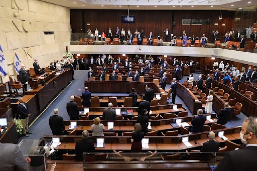 تقرير: استقالة سيلمان من الائتلاف ترافقها ضبابية بشأن تعاملها البرلماني